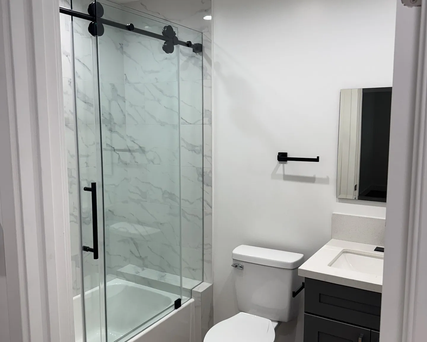 3 bed, 1000 sqft, $3,000 — Photo 4