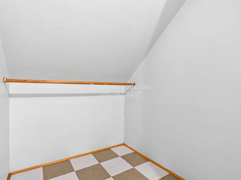4315-4317 N Gantenbein Ave — Photo 25