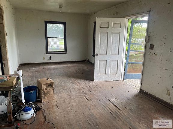 5th image of 715 Villa Verde Dr