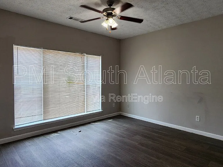 1749 Carrington Dr — Photo 5