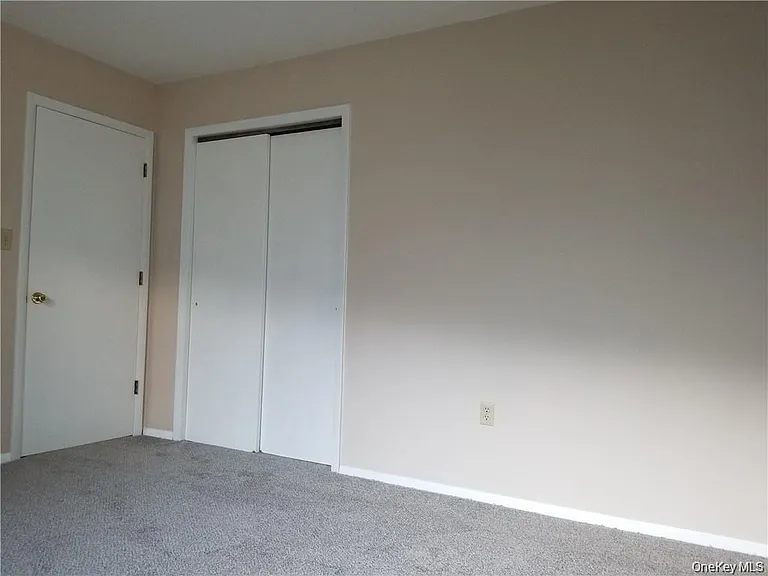256 Heritage Ln — Photo 16