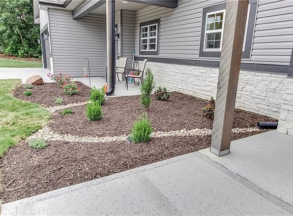 2nd image of 3102 Carlisle Ct