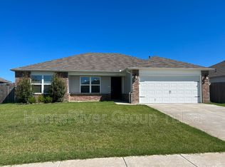 1242 E San Antonio St S, Broken Arrow, OK 74012
