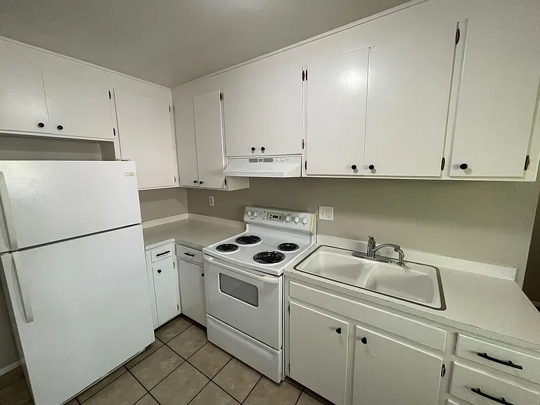 1936 W Uintah St. — Photo 11