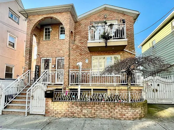 1522 120th St, College Point, NY 11356