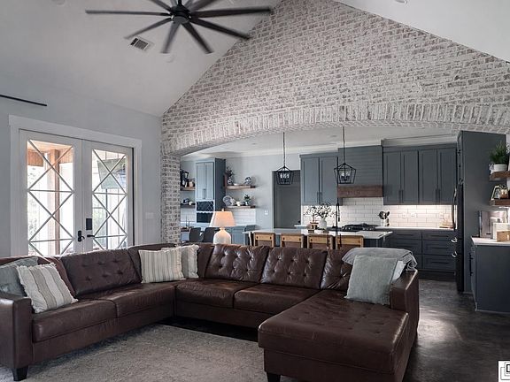 4th image of 191 Chapel Hill Pl