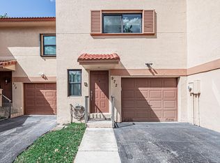 972 SW 113th Ter, Pembroke Pines, FL 33025