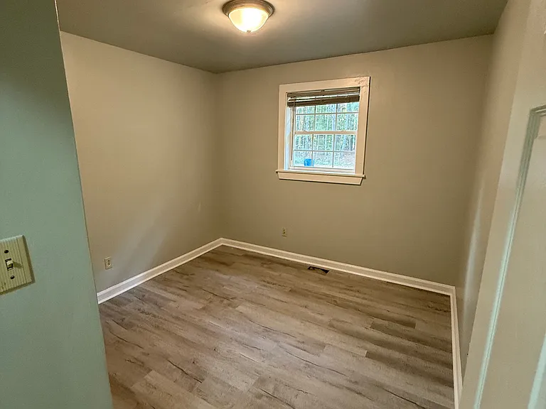 5609 Hollytree Dr — Photo 10