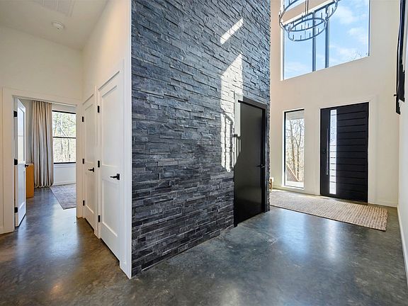 5th image of 105 Cross Timbers Trl