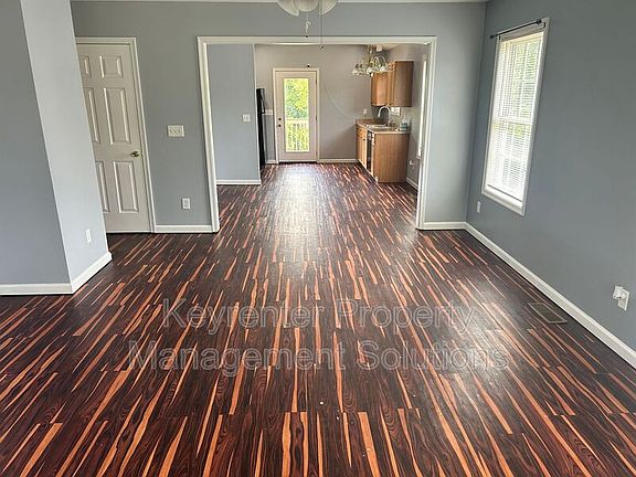 4th image of 252 Shiloh Ave
