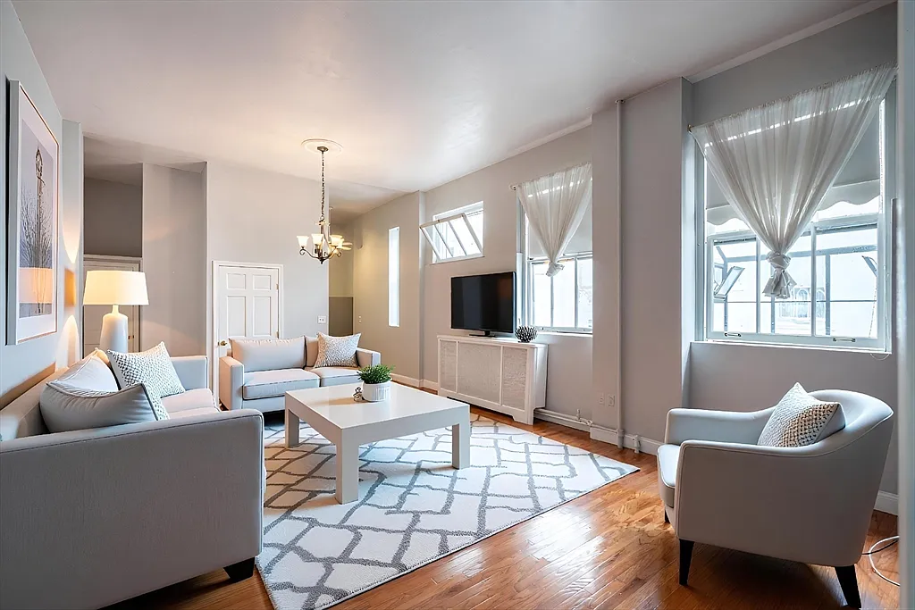 Building Photo - 16 Balmoral St #422