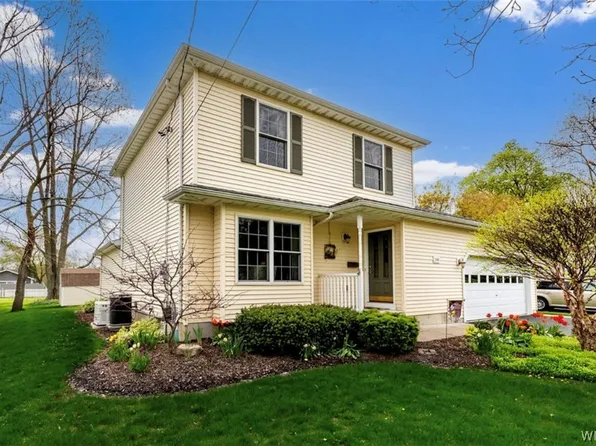 246 N 5th St, Lewiston, NY 14092