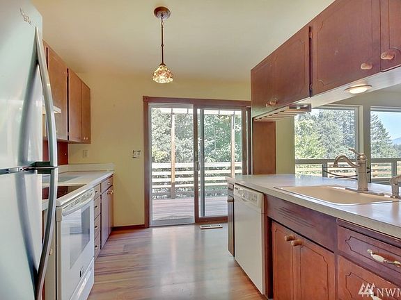 4th image of 26516 221st Ct SE