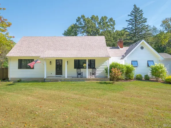 10024 Denton Hill Rd, Fenton, MI 48430