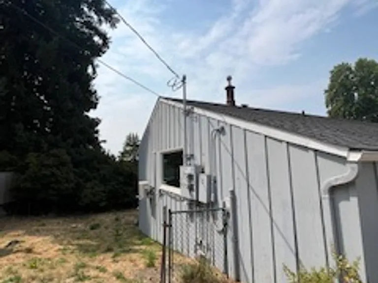 215 Elm St — Photo 15