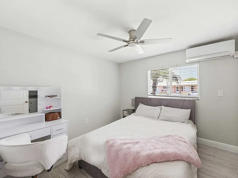 1710 SW 4th Ave — Photo 40