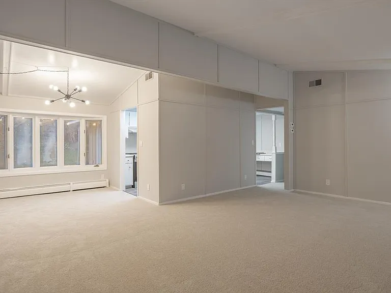 19115 Homestead Cir — Photo 8