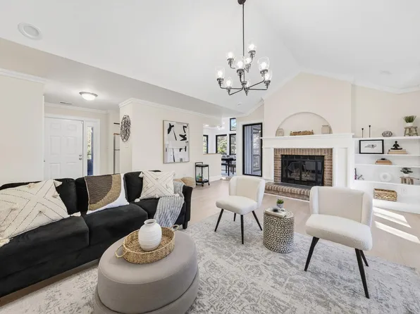 16 Stillwater Park, Durham, NC 27707