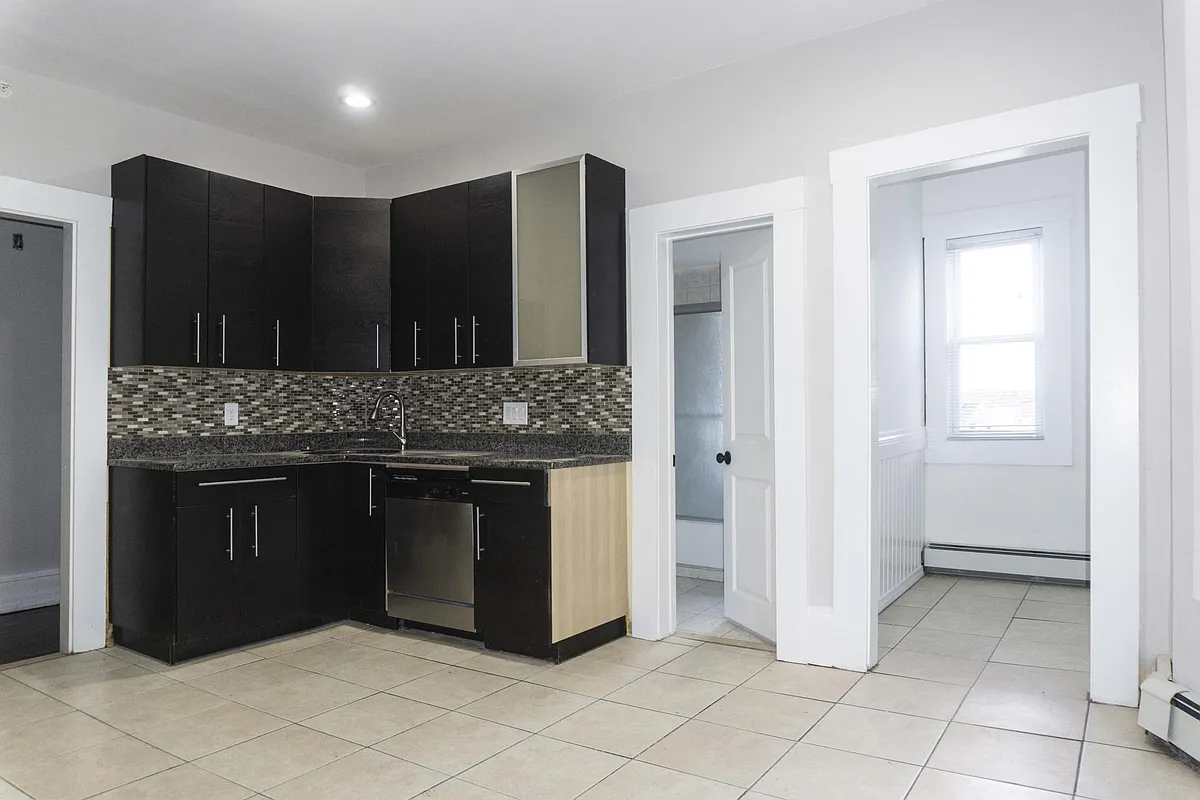 Building Photo - 3149 Washington St #1
