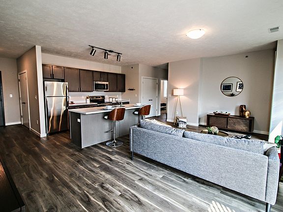 4th image of 4800 Holdrege St #321