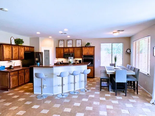 43323 W Venture Rd, Maricopa, AZ 85138