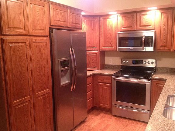 3rd image of 302 E Old Orchard Dr