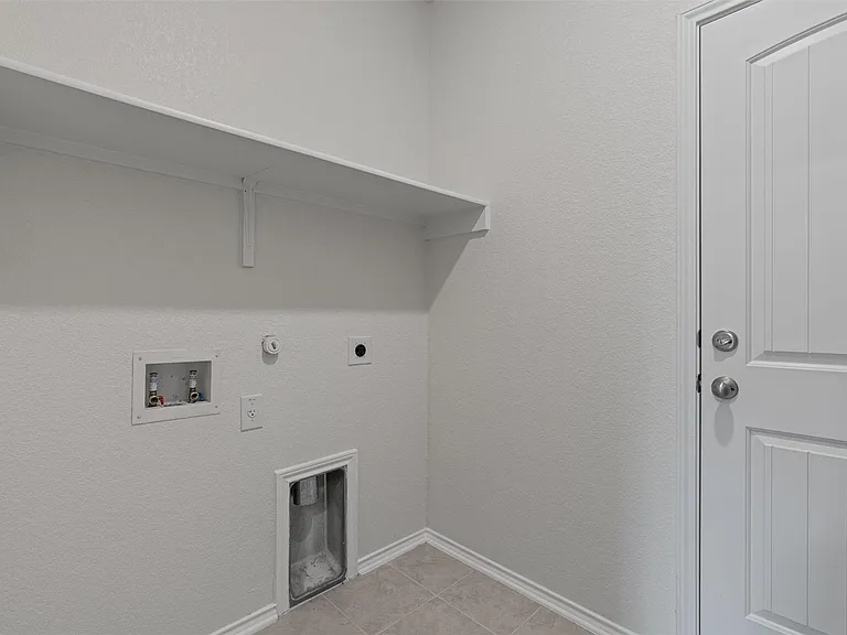 305 Los Cobos Ln — Photo 12