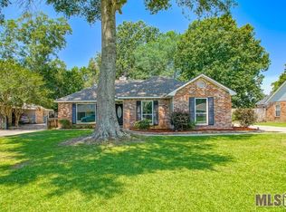 30507 Fairway View Dr, Denham Springs, LA 70726