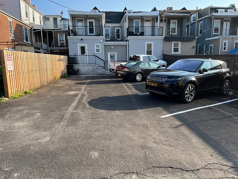 710 Columbia Ave — Photo 11