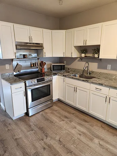 70 N Main St #1R Photo 1
