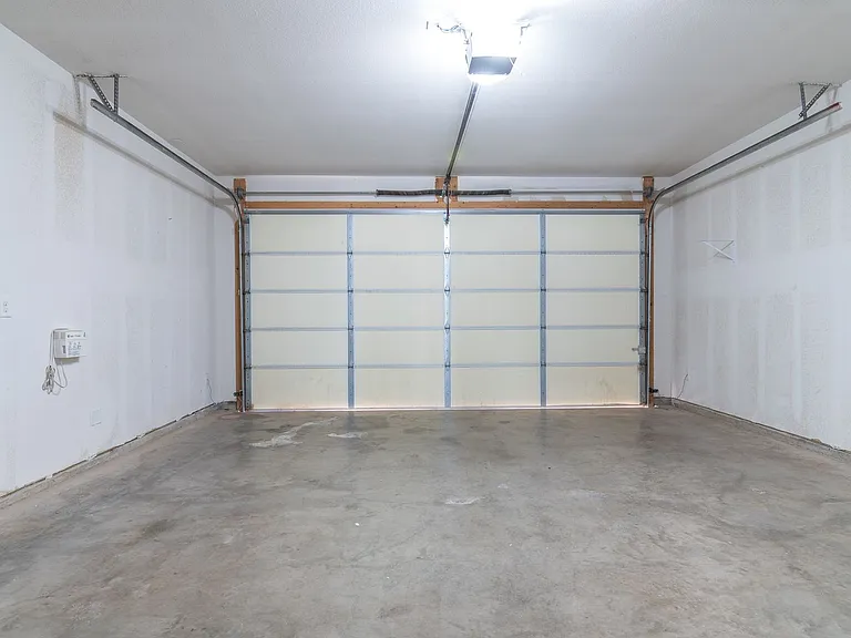 6408 Hall Of Fame Blvd — Photo 22