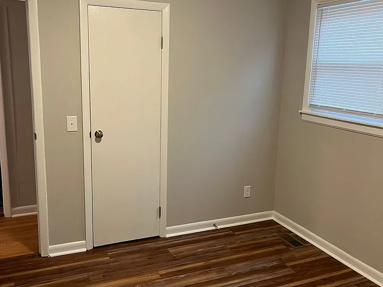 462 Reservoir Hts — Photo 8