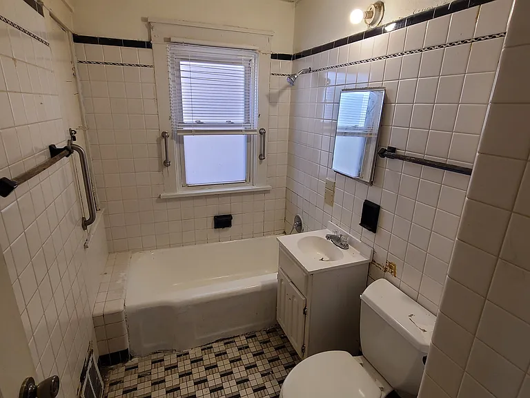 3521 N 25th St — Photo 5