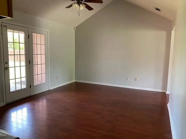 1704 Ashton Dr — Photo 17