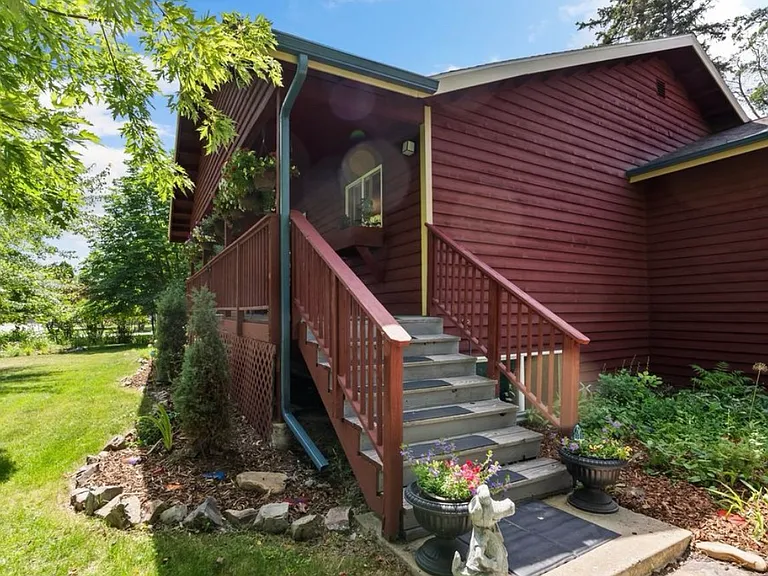 510 Pine Ave — Photo 5