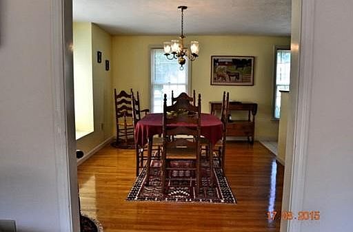 4th image of 12 Seaver Brook Ln