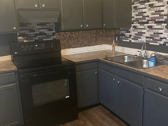 4th image of 579 Anniston Dr