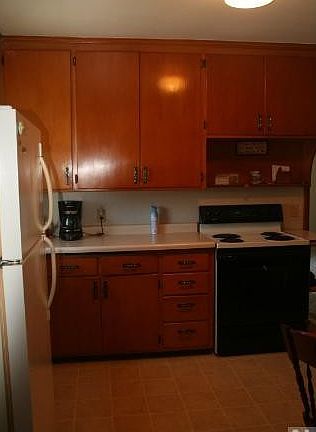 3rd image of 309 Moore St W