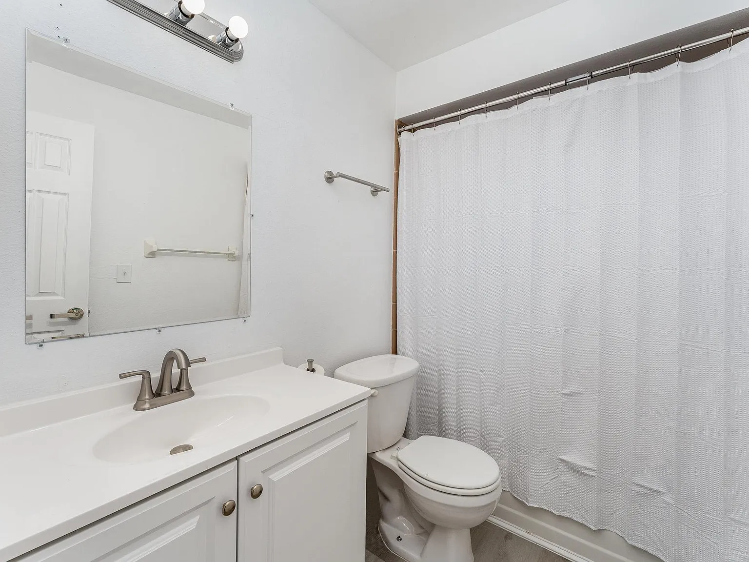 4 bed, 3.0 bath, 1800 sqft, $754 — Photo 3