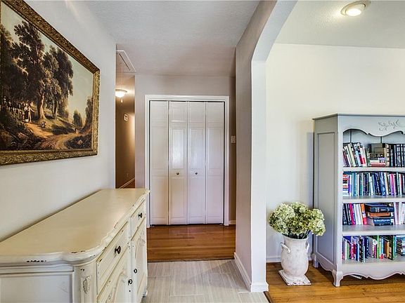 4th image of 9415 Aldwick Dr
