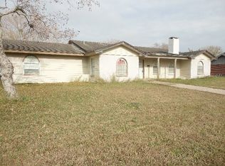 2221 Jackson St, Port Lavaca, TX 77979