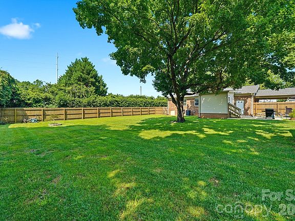 3rd image of 3107 Winston Dr NW