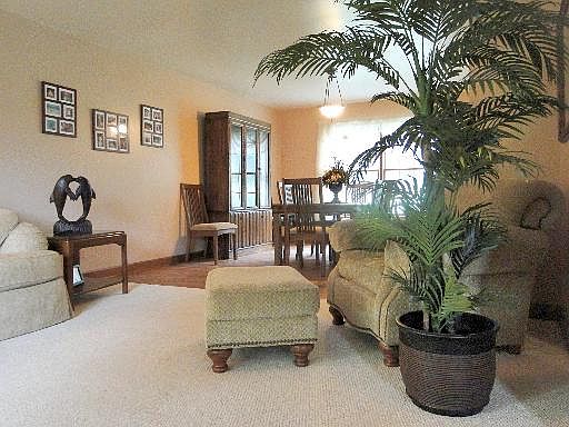 5th image of 43W195 Whirlaway Ct