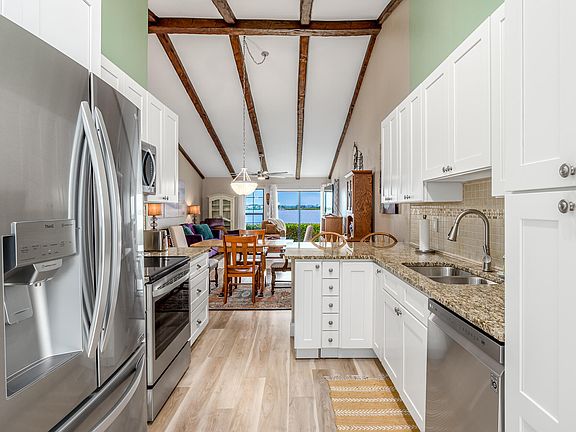 5th image of 3513 SE Sandpiper Circle