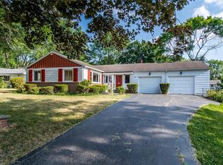 45 Valley Brook Rd, Penfield, NY 14526