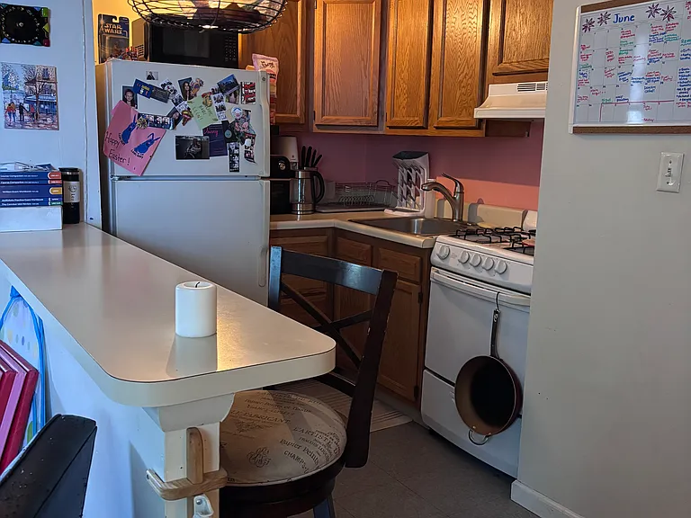 1914 South St #2R — Photo 8