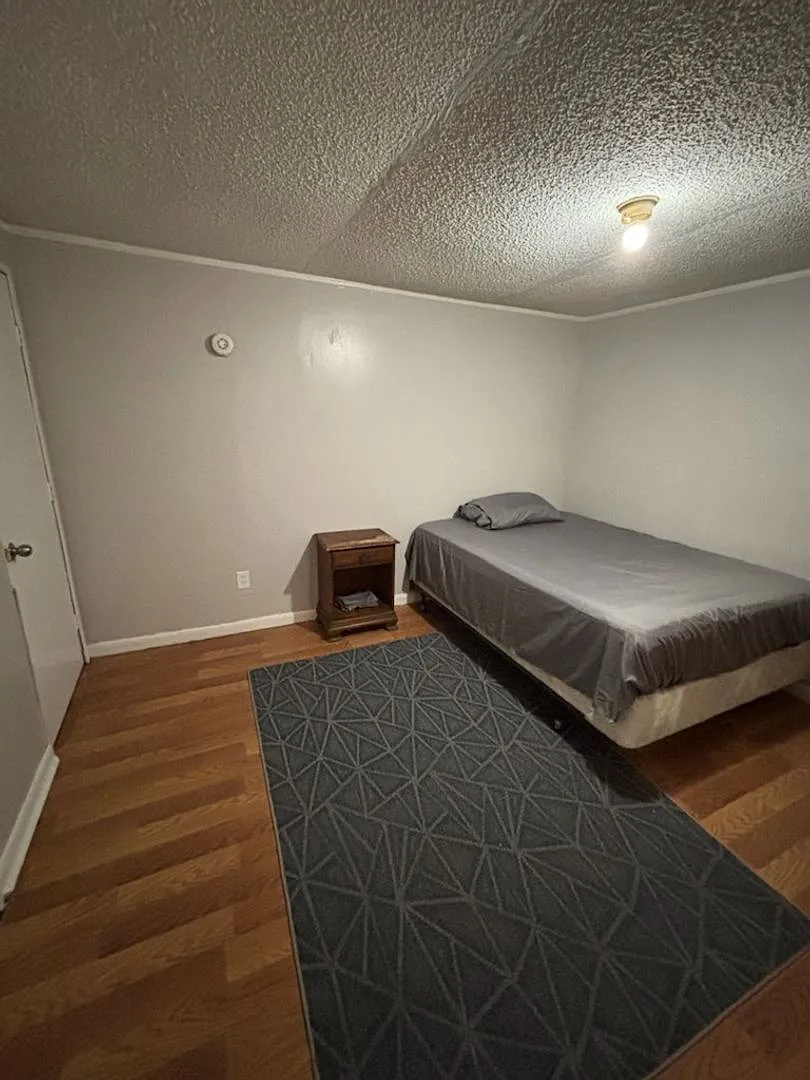 Cozy North Side Rooming House — Photo 1