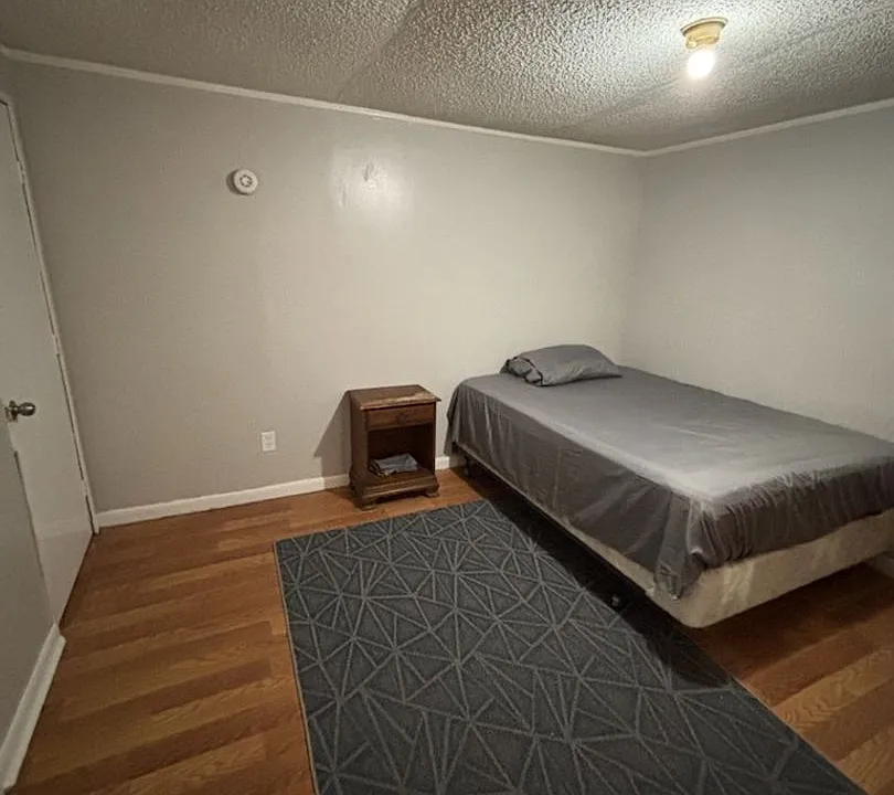9256 7th Ave