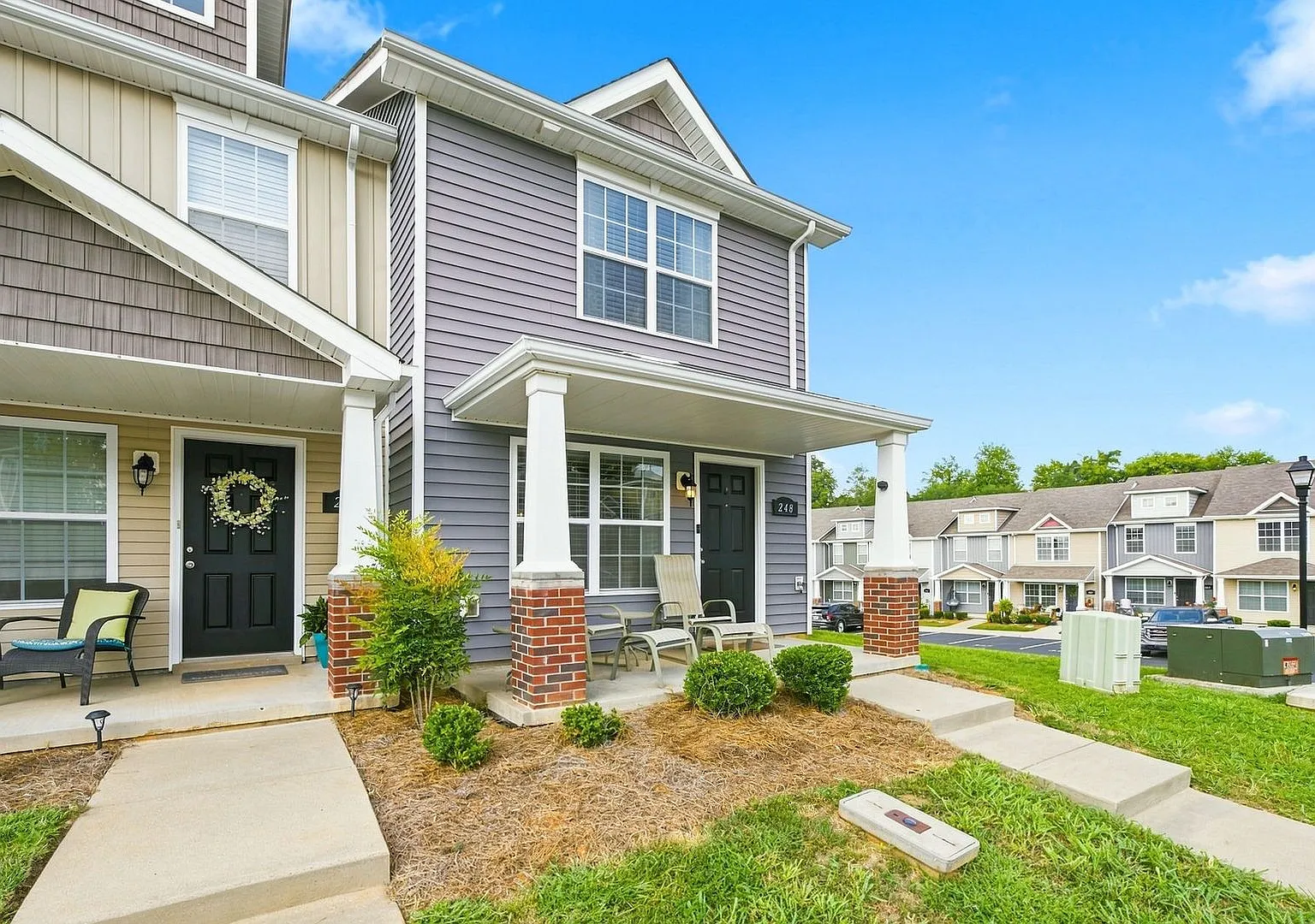 Furnished Townhome in the Rossview School District — Photo 4