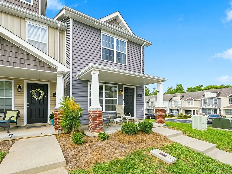 248 Alexander Blvd — Photo 4